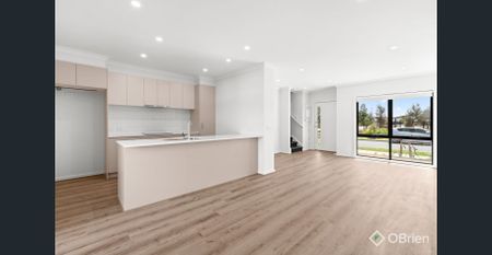 BRAND NEW 3 BEDROOM TOWNHOUSE IN RIVERWALK ESTATE - Photo 3