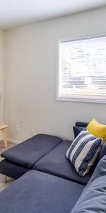 James Bay Renovated 1 Bedroom Apartment - Waverly - Photo 4