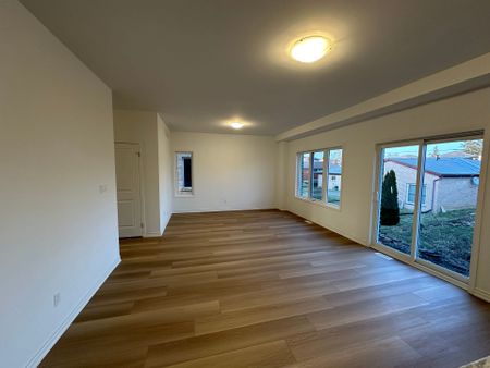 For Lease - 222 Pilkington Street, Thorold, Ontario - Photo 2