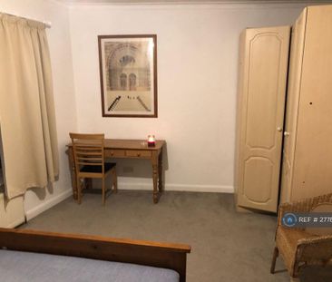 1 bedroom in a house share to rent - Photo 2
