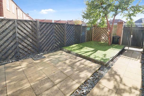 2 bedroom terraced house to rent - Photo 1