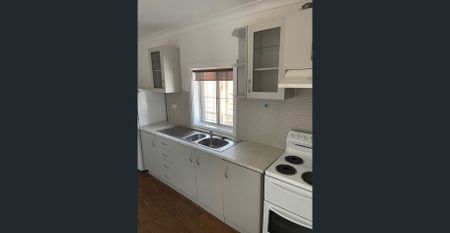 Conveniently Located - *Access via 45 Renwick St Carpark* - Photo 3