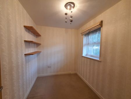 3 Bed Maisonette, Blue Moon Way, M14 - Photo 2