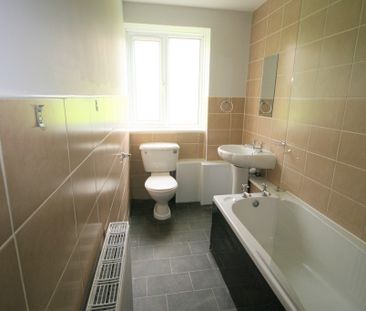 Gantock Crescent, 2 Bedroom Unfurnished Apartment, Cranhill – Avail... - Photo 6