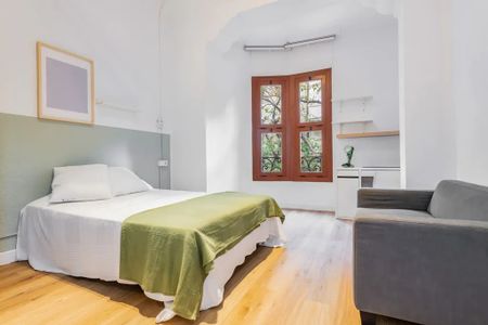 Gran Via Marquès del Túria Gran Via, Valencia, Valencian Community 46005 - Photo 4