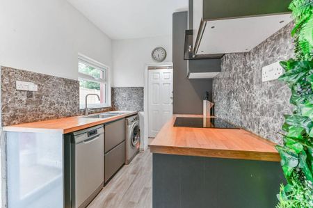 2 bedroom flat to rent - Photo 5