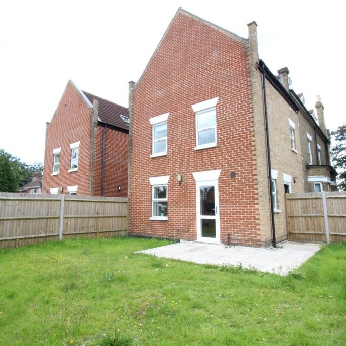 3 Bedroom House - Westridge Road, Southampton - Photo 1