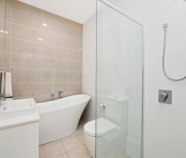 Near New Three Bedroom Designer Villa - Photo 5