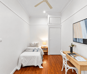 Charming Home - Photo 4