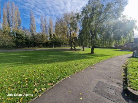 3 bedroom end of terrace house to rent - Photo 3