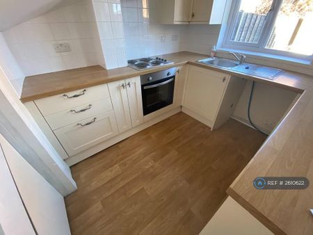 1 bedroom semi-detached house to rent - Photo 2