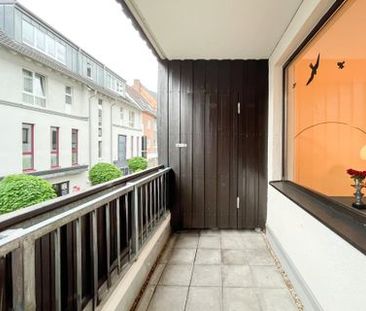 Moderne 3-Zimmer-Wohnung mit Aufzug im Herzen von Siegburg - Photo 1