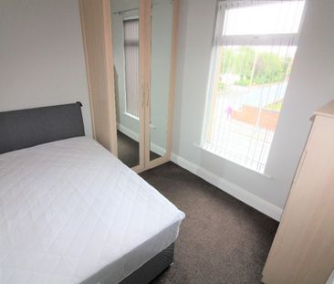 Sharoe Green Lane, PRESTON, Lancashire PR2 8ED - Photo 2