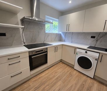 Lakers Rise, Banstead SM7, London - Photo 1