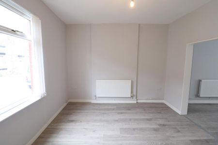 3 bedroom end of terrace house to rent - Photo 5