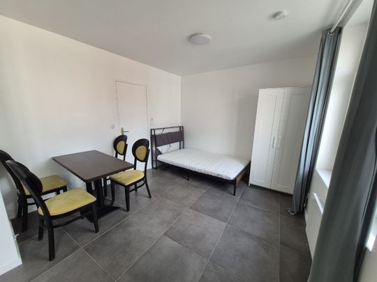 Location Appartement 1 pièce 21m² RONCHIN 59790 - Photo 1