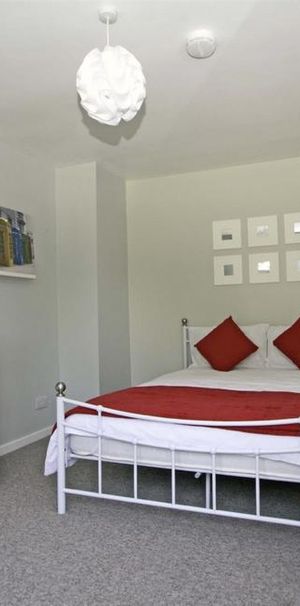 1 bedroom in a house share to rent - Photo 1