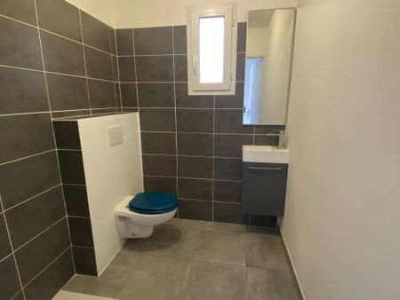 Location Maison 4 pièces 88 m2 à Salon-de-Provence - Photo 4