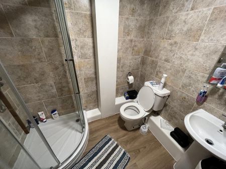 2 bedroom flat to rent - Photo 5