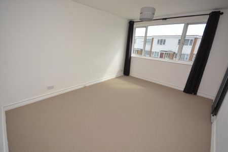 2 bedroom maisonette to rent - Photo 3