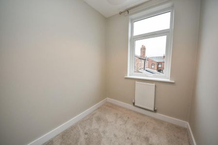 3 bedroom end of terrace house to rent - Photo 4