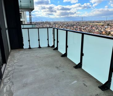 For Lease - 4130 Parkside Village Drive Unit# 802, Mississauga, Ont... - Photo 4