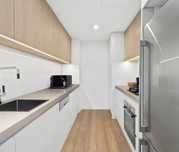 Luxury One Bedroom Apartment - Photo 2