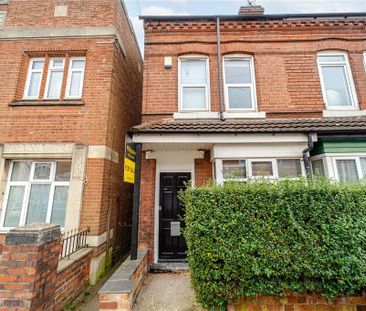 4 bedroom end of terrace house to rent - Photo 5