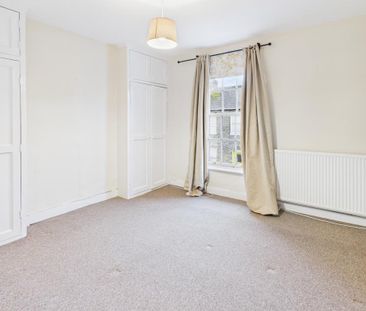 2 bedroom end of terrace house to rent - Photo 4