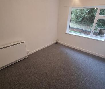 2 bedroom maisonette to rent - Photo 3