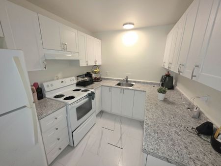 For Lease - 104 Salter Crescent, Kanata, Ontario - Photo 2