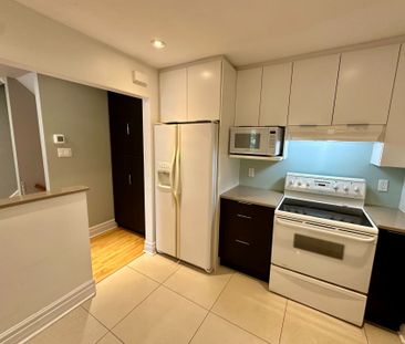 For Lease - 87 GLEN PARK Drive, Blackburn Hamlet, Ontario - Photo 1