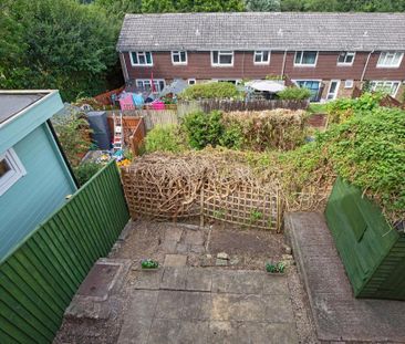 Generous Mid Terrace Family Home, 3 bed to let in Frome - Photo 1