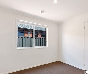 Quiet street, Wyndham Vale – 3 Bedrooms, 2 bathrooms, 1 car space - Photo 4