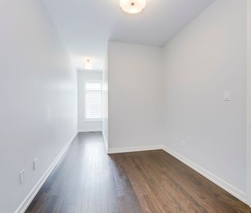 For Lease - 227 Huguenot Road, Oakville, Ontario - Photo 2