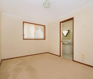 Spacious 3-Bedroom Townhouse â?? All Bedrooms Ensuite! - Photo 4