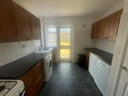 2 bedroom semi-detached house to rent - Photo 4