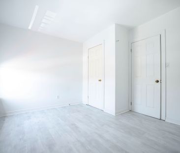 For Lease - 37 Holland Street Unit# 3, Bradford West Gwillimbury, O... - Photo 2