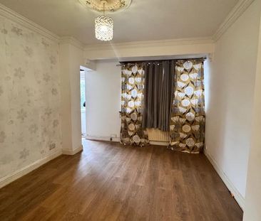 4 bedroom terraced house to rent - Photo 4