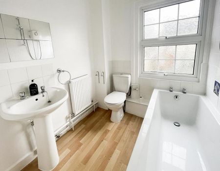 2 bedroom terraced house to rent - Photo 2