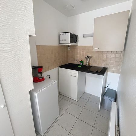 Location Appartement 1 pièce 17m² COUTANCES 50200 - Photo 3
