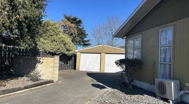 Freshly Renovated Family Home in Sunny Flaxmere! - Photo 1