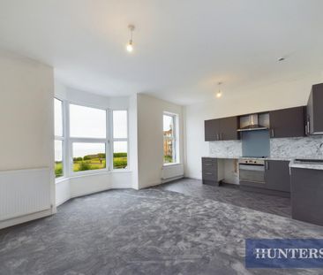 2 bedroom Flat To Let - Photo 2