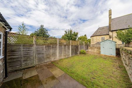 2 bedroom terraced house to rent - Photo 2