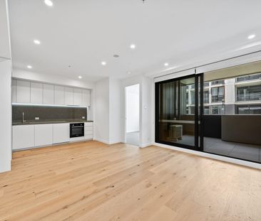 Sophisticated Bayside Apartment Living - Photo 4