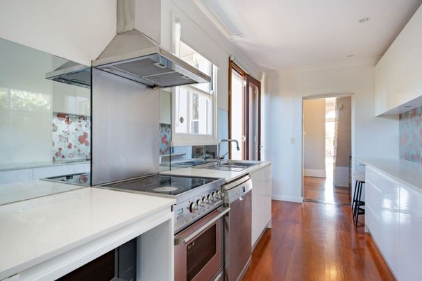 CITY VIEWS | THE PERFECT BLEND OF CHARM AND CONVENIENCE - Photo 1