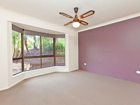 Lovely 3 Bedroom Low Set Home in the Heart of the Bayside - Photo 2