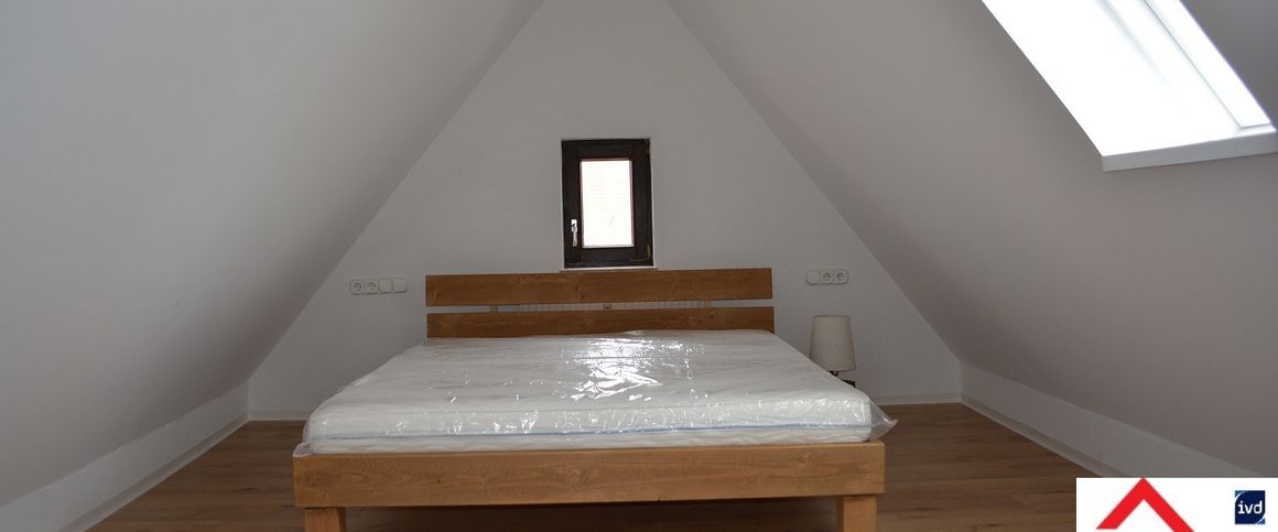 *Sofort frei - 1 Zimmer + ausgebauter Spitzboden - möbliert - Bad mit Wanne und Fenster* - Photo 1