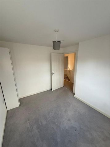 3 bedroom detached house to rent - Photo 3