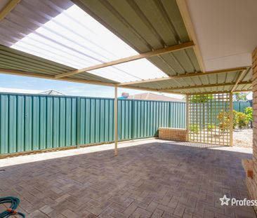 32 Skylark Retreat, Ballajura, WA 6066 - Photo 2